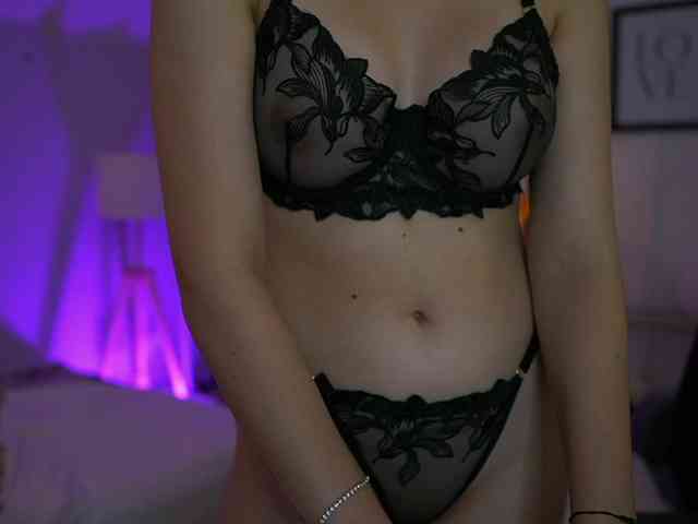 GlowingKatee webcam