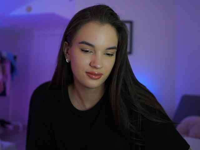 GlowingKatee webcam