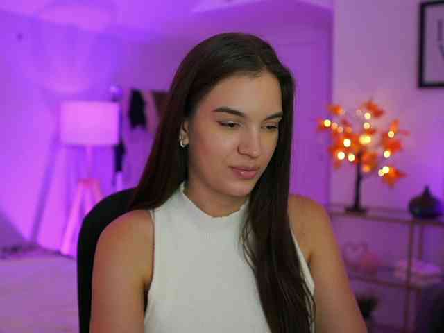 GlowingKatee webcam