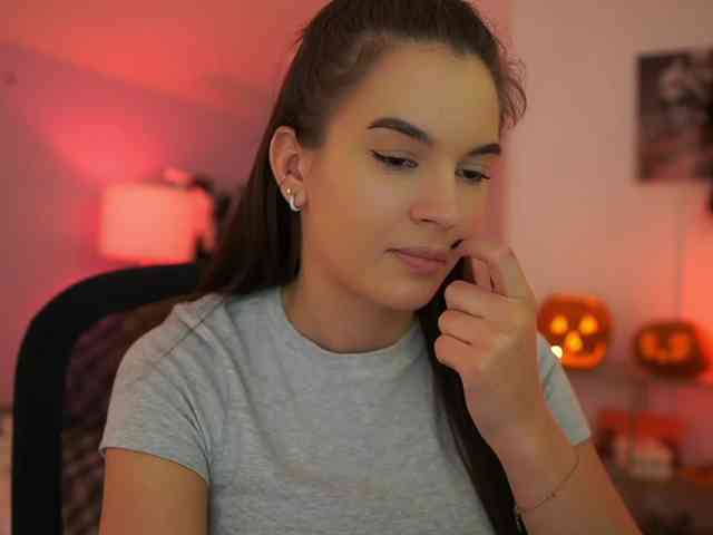 GlowingKatee