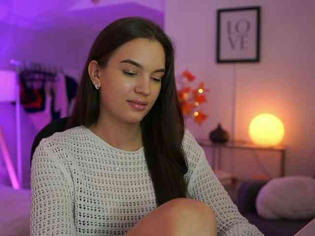 GlowingKatee