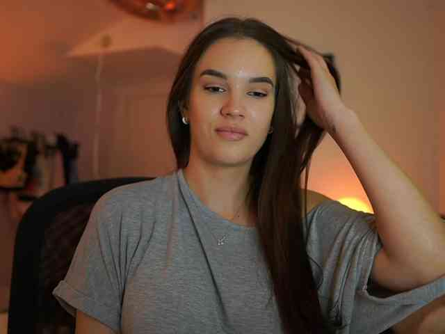 GlowingKatee
