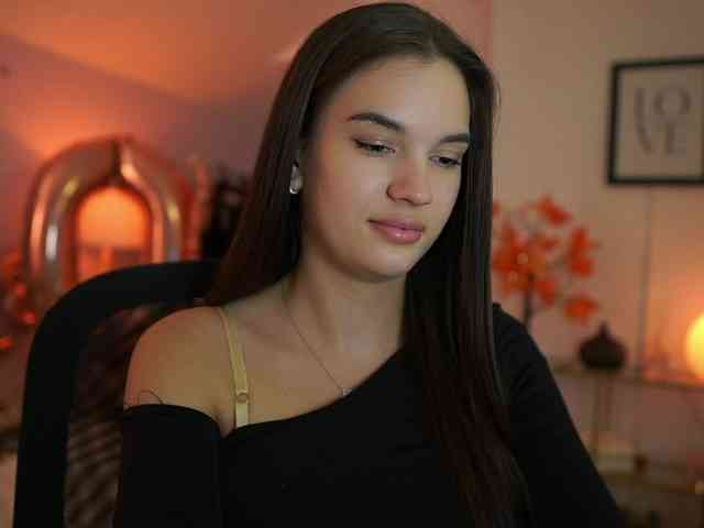 GlowingKatee