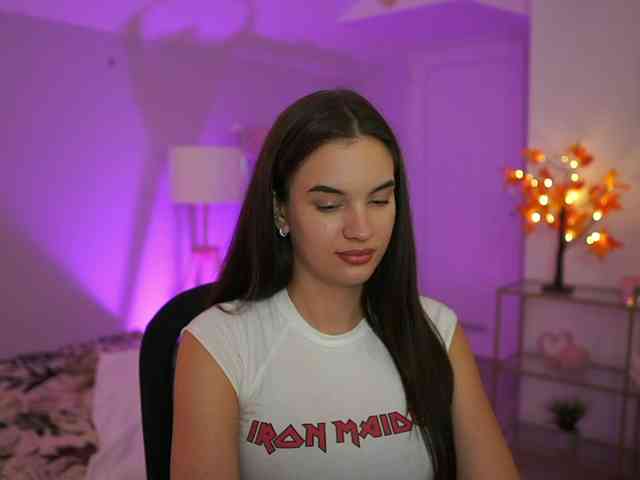 GlowingKatee