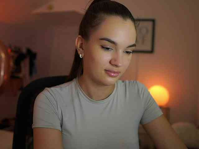 Model: GlowingKatee
