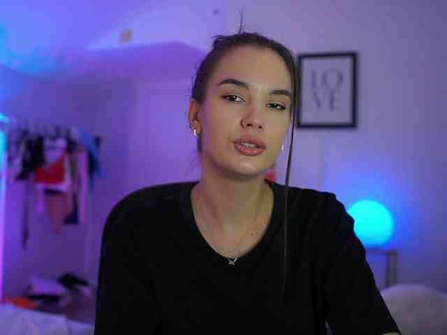 GlowingKatee
