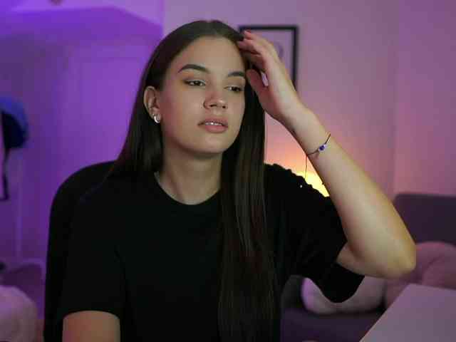 GlowingKatee