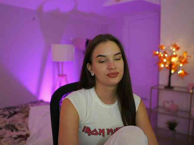 GlowingKatee webcam
