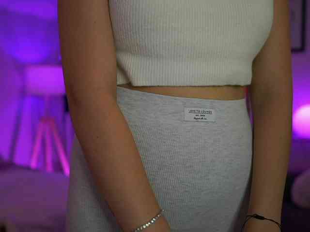 GlowingKatee webcam