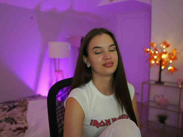 GlowingKatee