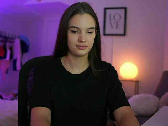 GlowingKatee