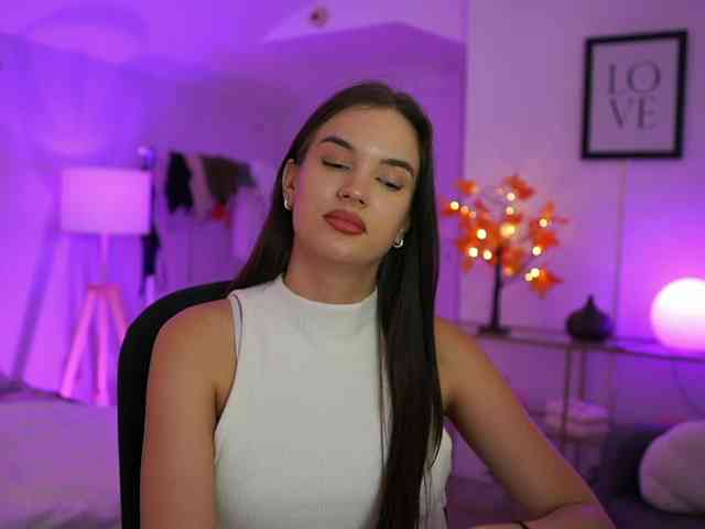 GlowingKatee webcam