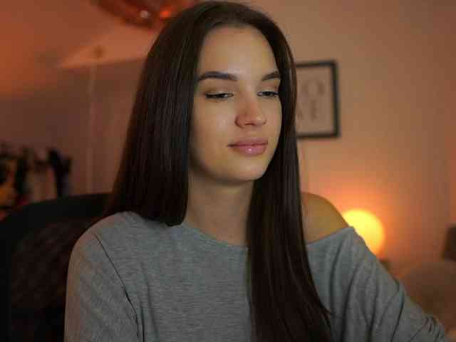 GlowingKatee