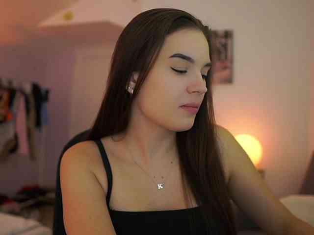 GlowingKatee