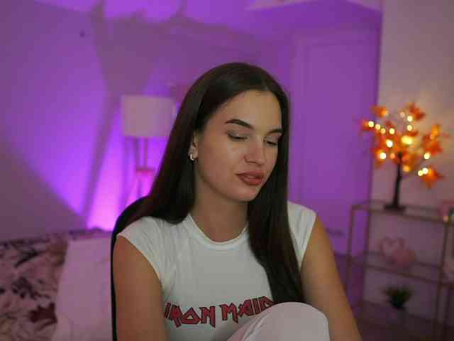 GlowingKatee
