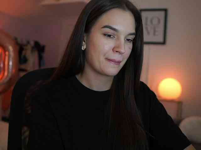 GlowingKatee webcam