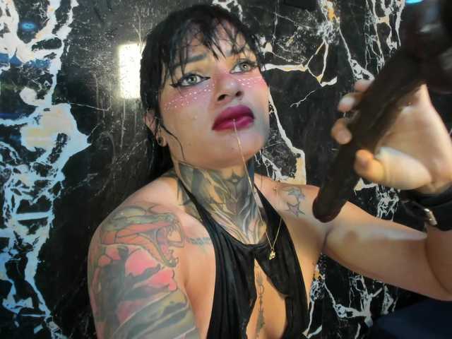 charol23 live cam on BongaCams
