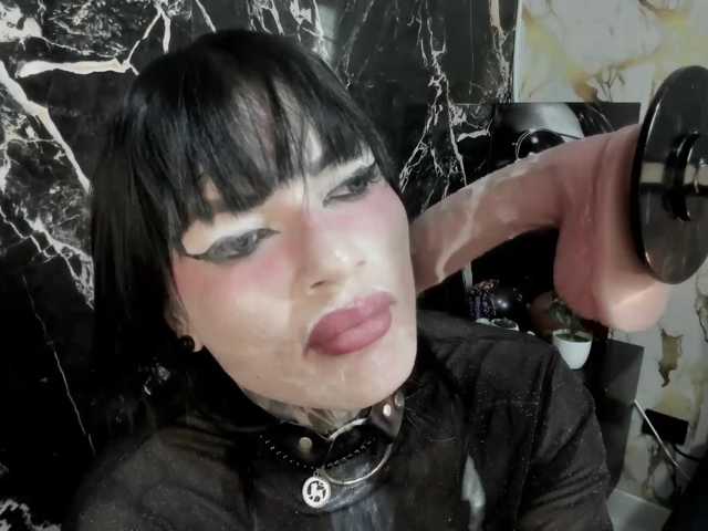 charol23 live cam on BongaCams