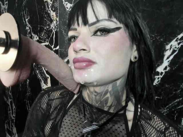 Charol23 webcam