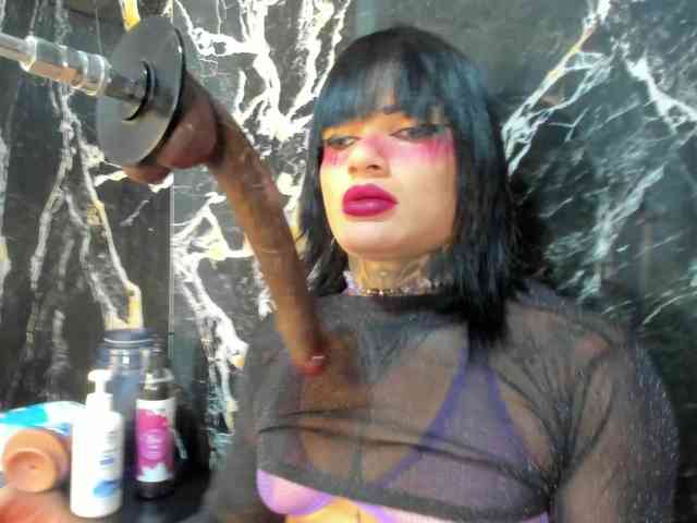 Charol23 webcam