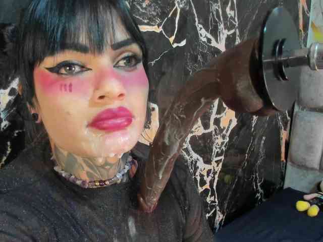 Charol23 webcam