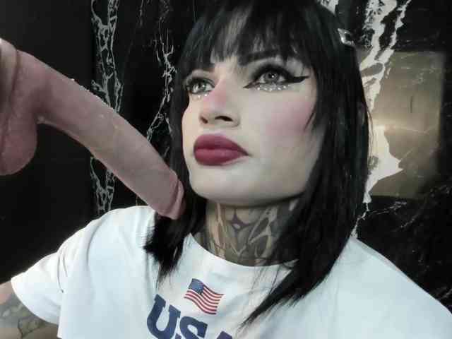 Charol23 webcam