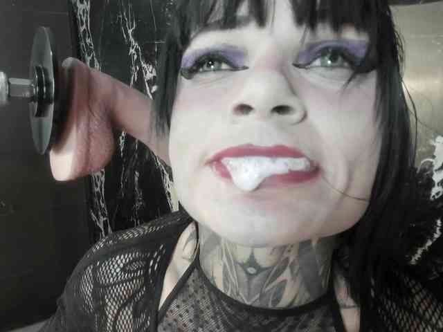 Charol23 webcam