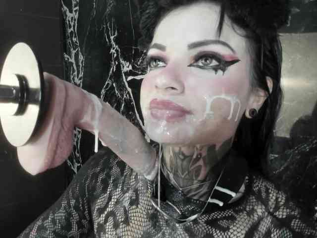 Charol23 webcam