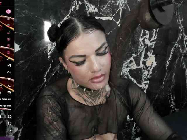 Charol23 webcam
