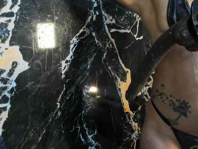 Charol23 webcam