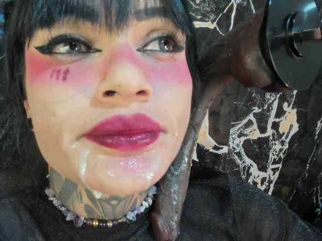 Charol23 webcam