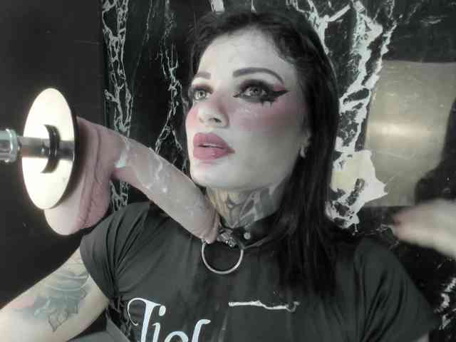 Charol23 webcam