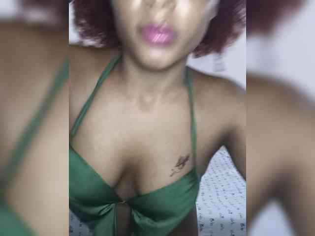 NaughtyLarisa webcam