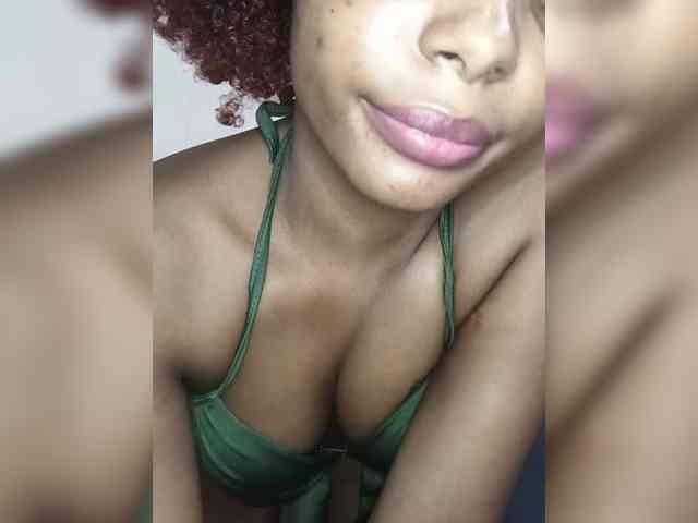 NaughtyLarisa webcam