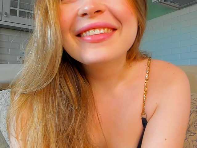 candylia live cam on BongaCams