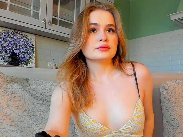 candylia live cam on BongaCams