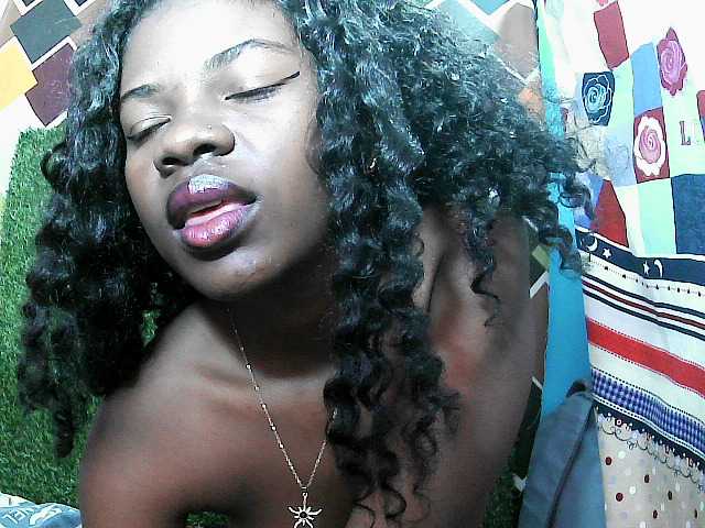 Mayah891 live cam on BongaCams
