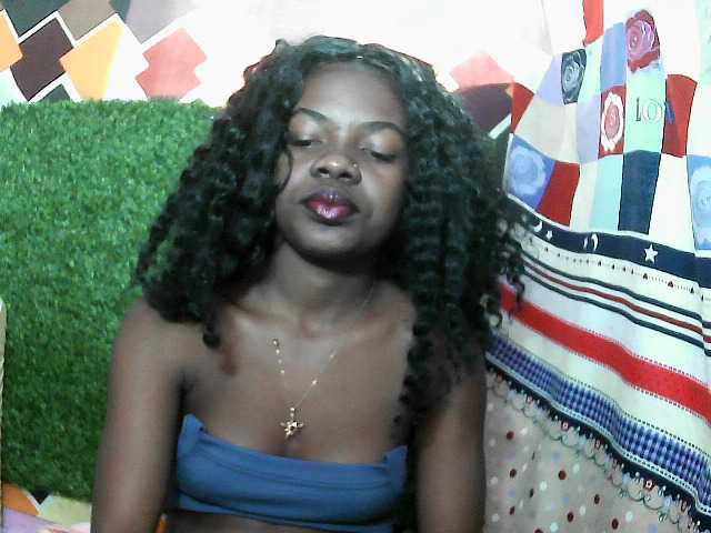 Mayah891 live cam on BongaCams