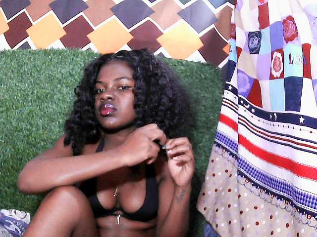 Mayah891 live cam on BongaCams