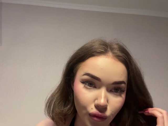 EloiseAllford live cam on BongaCams