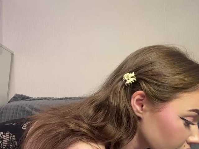 EloiseAllford, live now on BongaCams