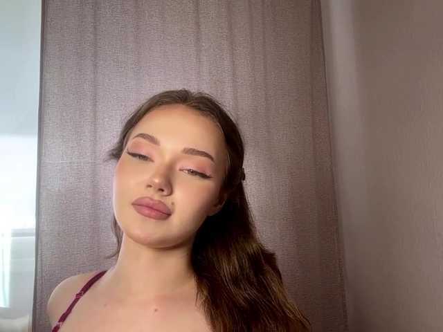 EloiseAllford live cam on BongaCams