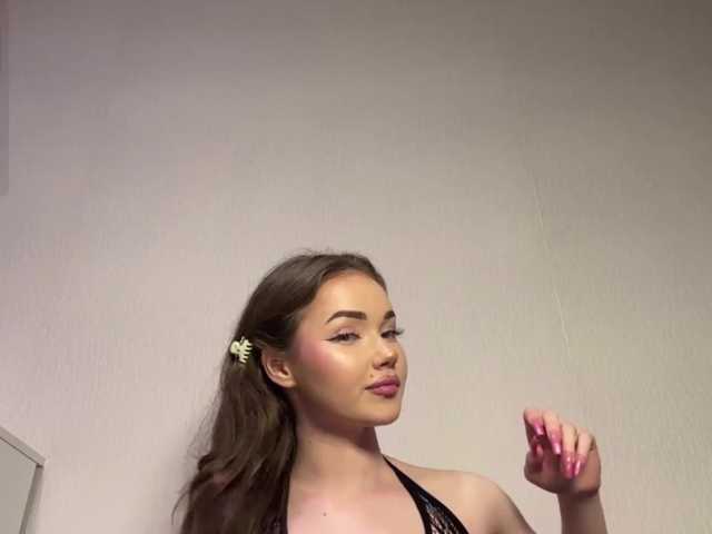 EloiseAllford live cam on BongaCams