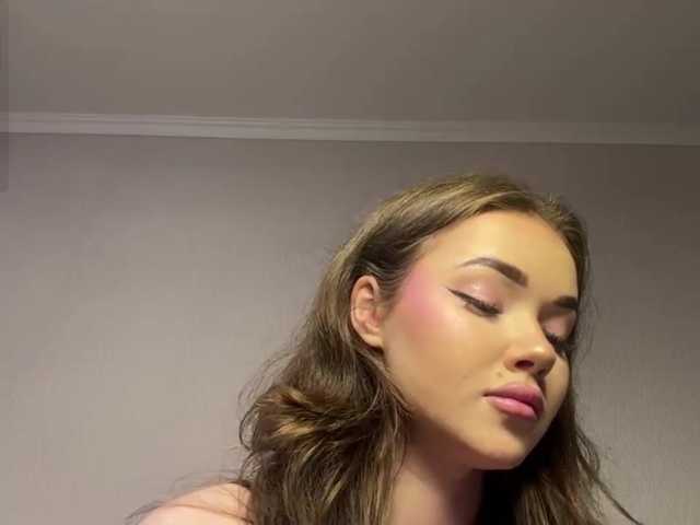 EloiseAllford live cam on BongaCams