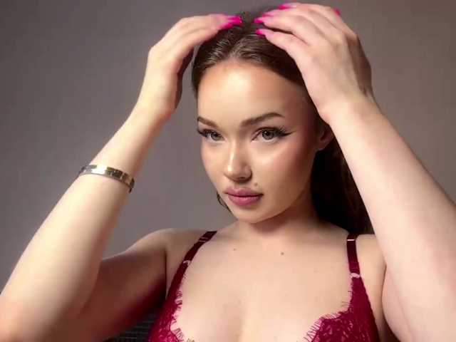 EloiseAllford live cam on BongaCams