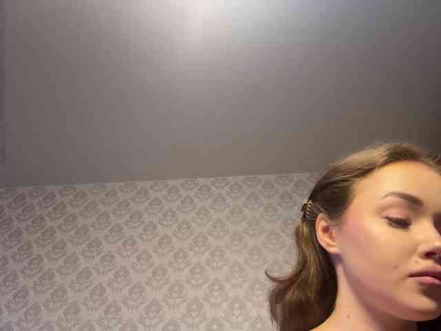 EloiseAllford webcam