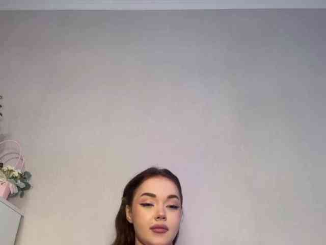EloiseAllford webcam