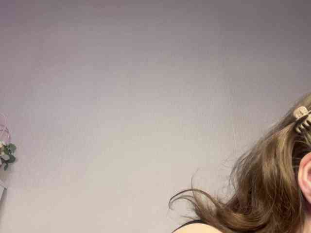 EloiseAllford webcam