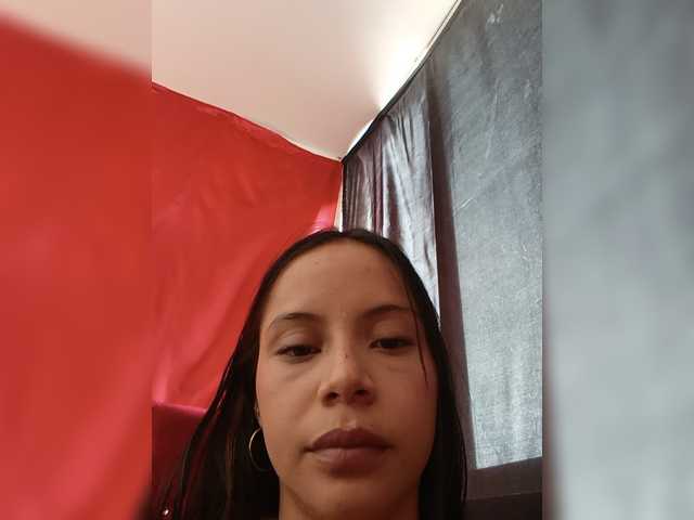 Caroldahiana, 18 y/o - Live Cam on BongaCams