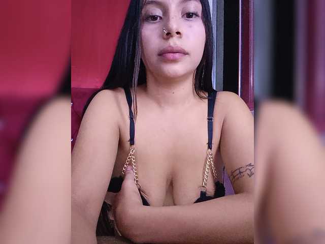 Caroldahiana live cam on BongaCams
